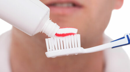 How to choose the best toothpaste for healthy gums