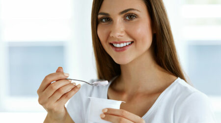 3 ways probiotic yogurt helps promote gut health