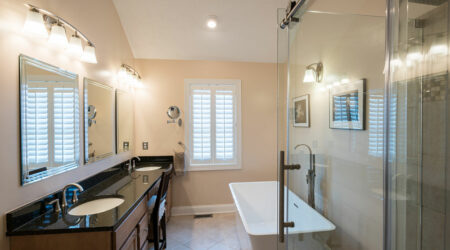 4 things to know before buying a walk-in bathtub