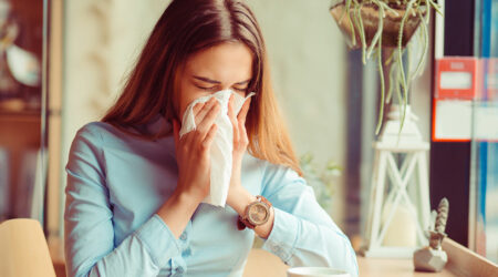 Knowing the symptoms of common allergies and their risk factors