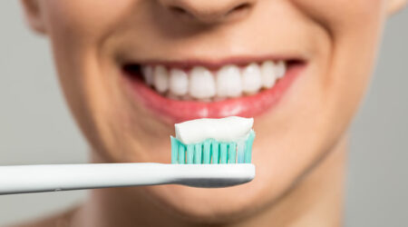 Things to know before using whitening toothpastes