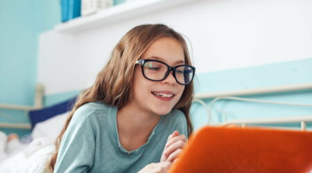 5 tips for helping children learn good online etiquette