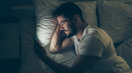 5 unhealthy smartphone habits to break today