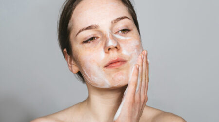 5 bad habits that lead to poor skin