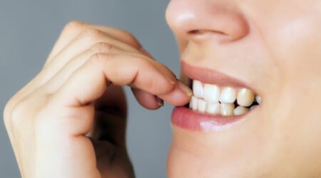 7 unhealthy habits that damage teeth