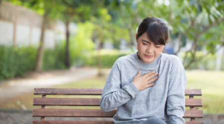9 early symptoms of heartburn to watch out for